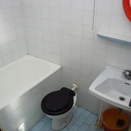 Triple 127b 게스트하우스