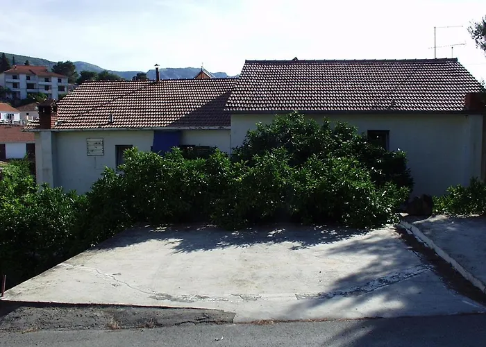 Triple 127b 3* Jelsa (Hvar)