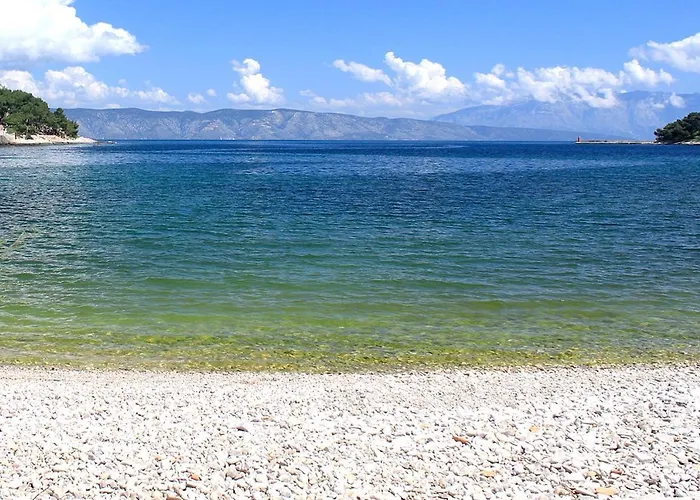 Triple 127b 3* Jelsa (Hvar)